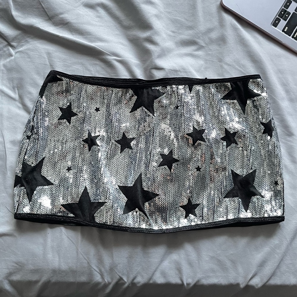 Deadstock Leg Avenue Glittering Silver Mini Skirt with Black Stars